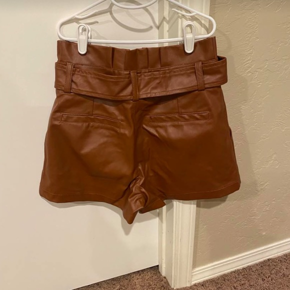 Nana Macs (hello miss) Faux leather shorts in carmel/tan - Picture 4 of 7